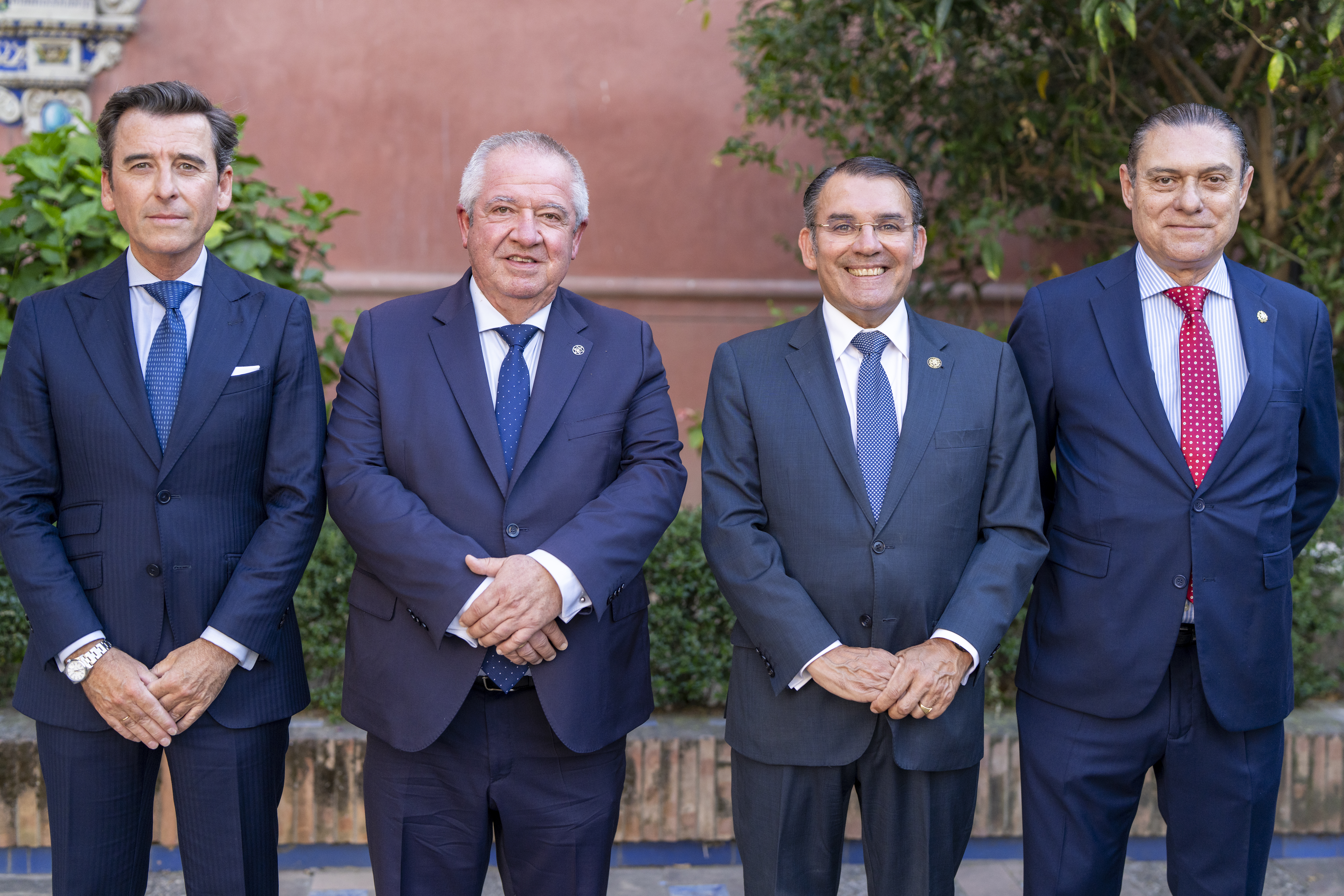 Manuel González Guerrero (Candidato a Consiliario II), Rafael Arias García (Candidato a Teniente Hermano Mayor), Manuel González Moreno (Candidato a Hermano Mayor), José Carlos Ríos Monje (Candidato a Consiliario I)